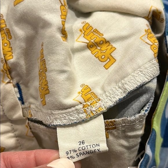 Loud Mouth Vibrant Blue and Green Swirl Pattern Bermuda Shorts Size 26 - Picture 5 of 6